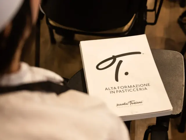 Studenti in laboratorio a Scuola Tessieri
