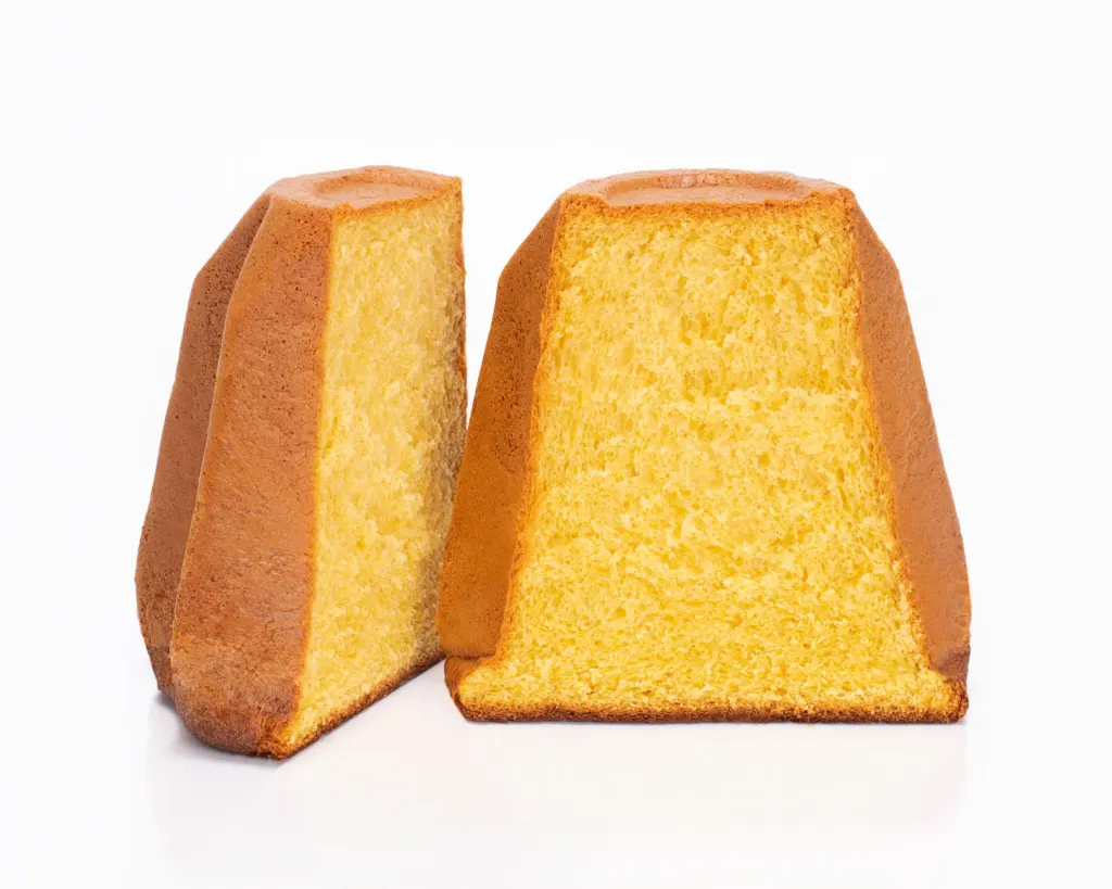 Pandoro tagliato